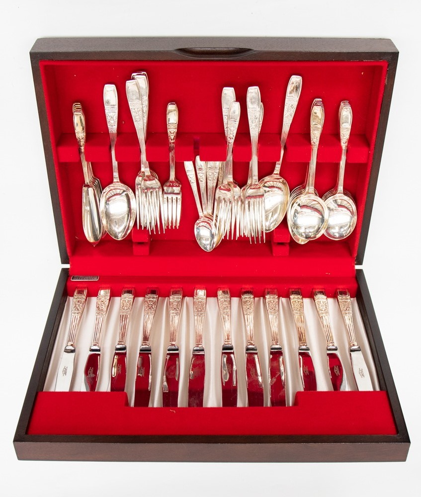 Cooper Bros Sheffield cased canteen of cutlery