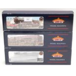 Bachmann: A boxed 9F 2-10-0 Standard locomotive, 92077, BR Black, 32-857, a Class K3 locomotive,