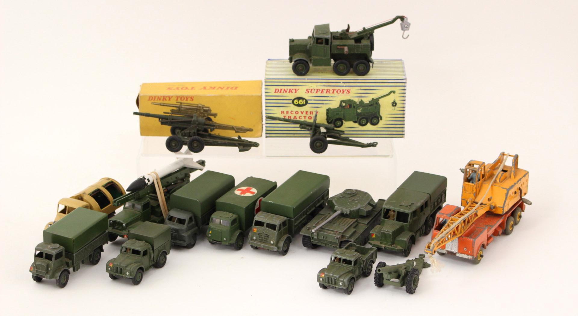 Dinky: One small box of assorted Dinky military vehicles to comprise: 661 Recovery Tractor,