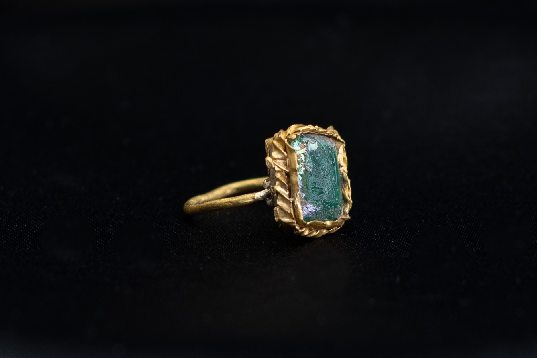 Byzantine (7th-11th century AD) Gold ring with plain band;