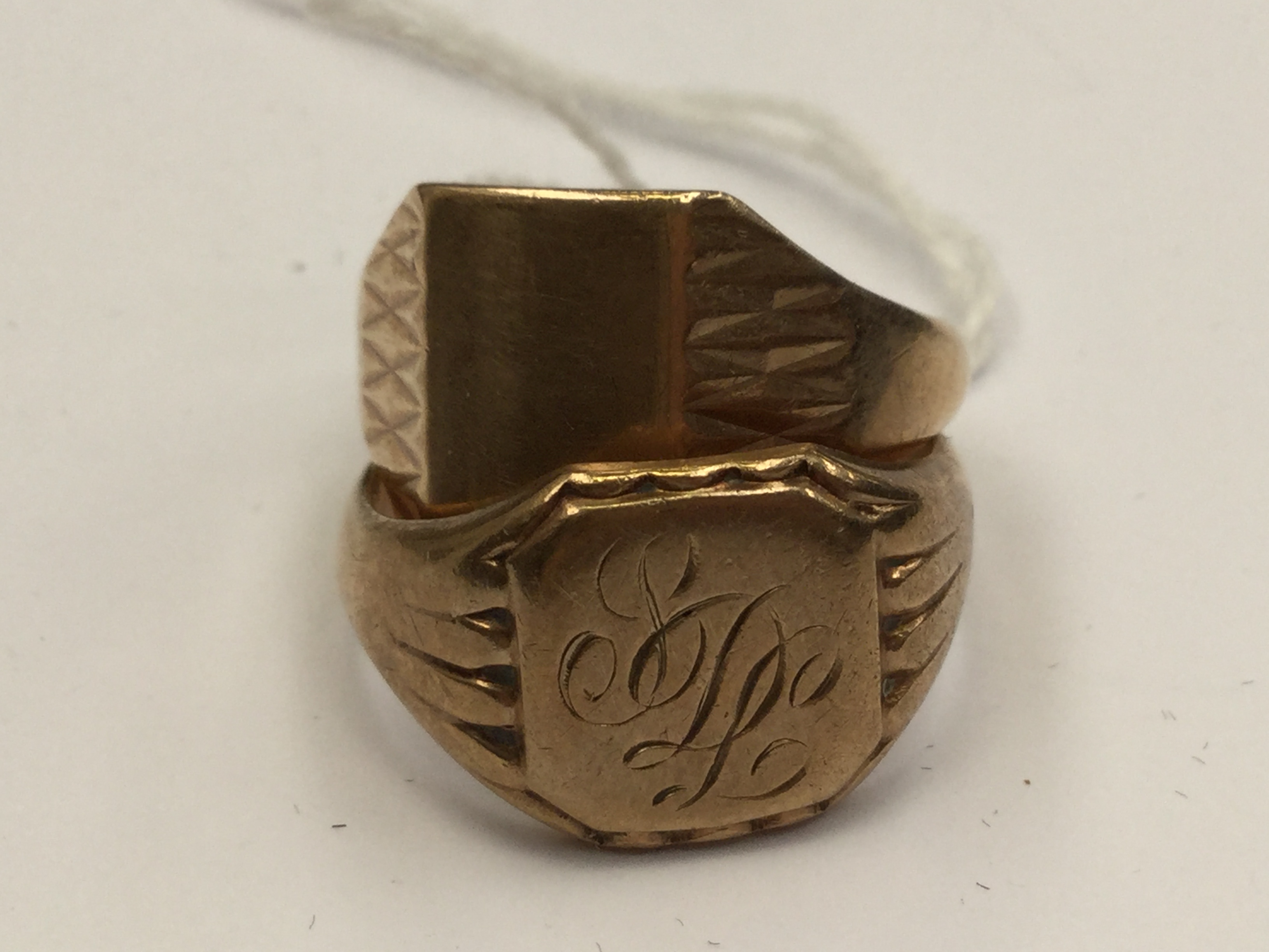 Two 9ct gold gentlemen's signet rings, approx 11. - Image 2 of 2