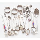 A quantity of silver, comprising various Commemorative spoons, including napkin rings,