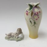 A Franz, oriental vase 'Wei-Klet-Mei (May) FZ00373, Sweat Pea,