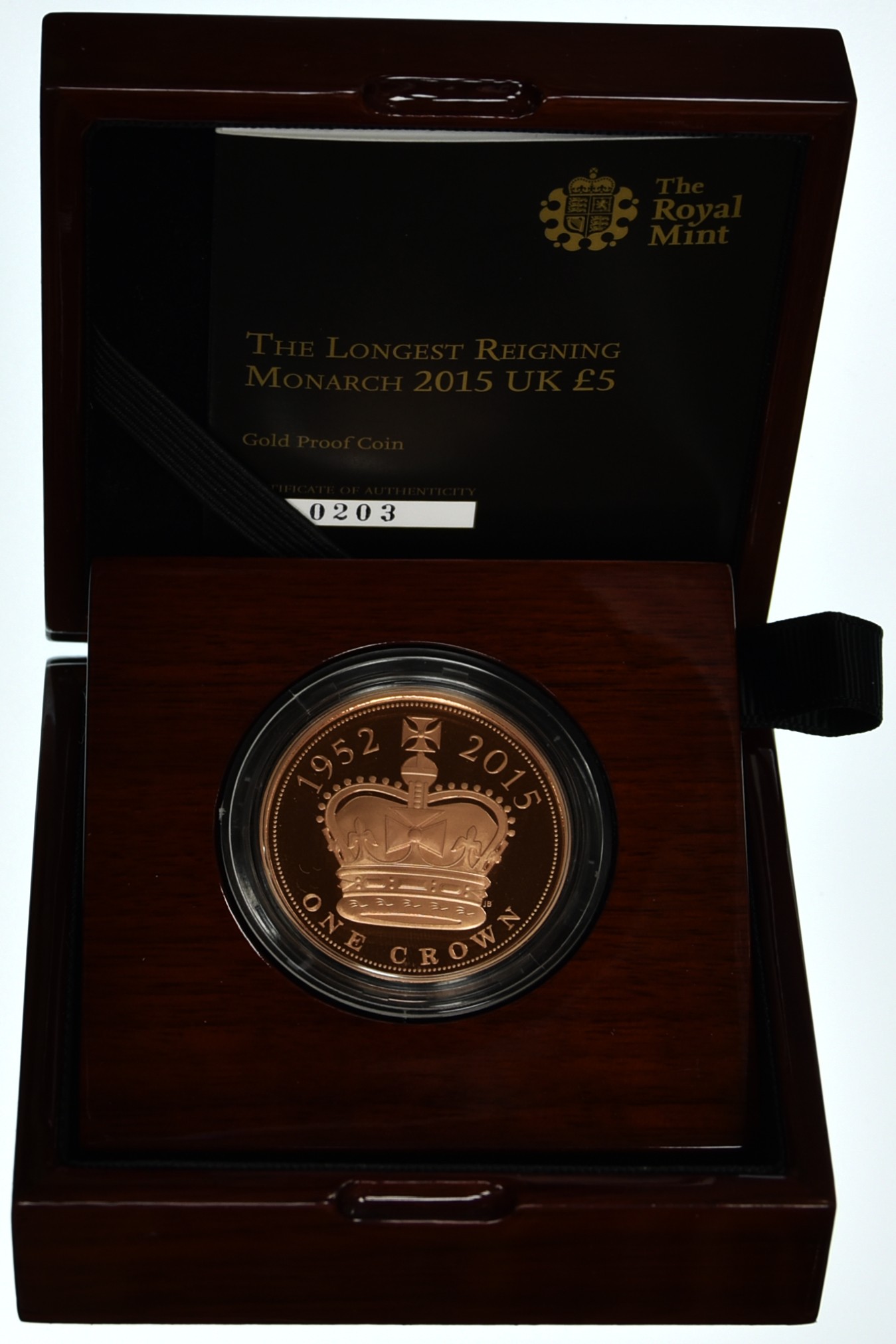 Gold Proof Five Pounds 2015 cased as issued with certificate.