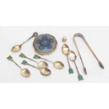 Silver teaspoons having enamelled terminals, silver sugar nips, Charles Horner thimble,