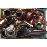 A box of assorted brass and copperware, mostly 19th century and later, including jugs, shoe, pots,