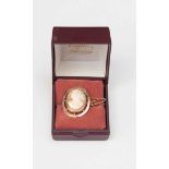 A 9ct rose gold cameo brooch
