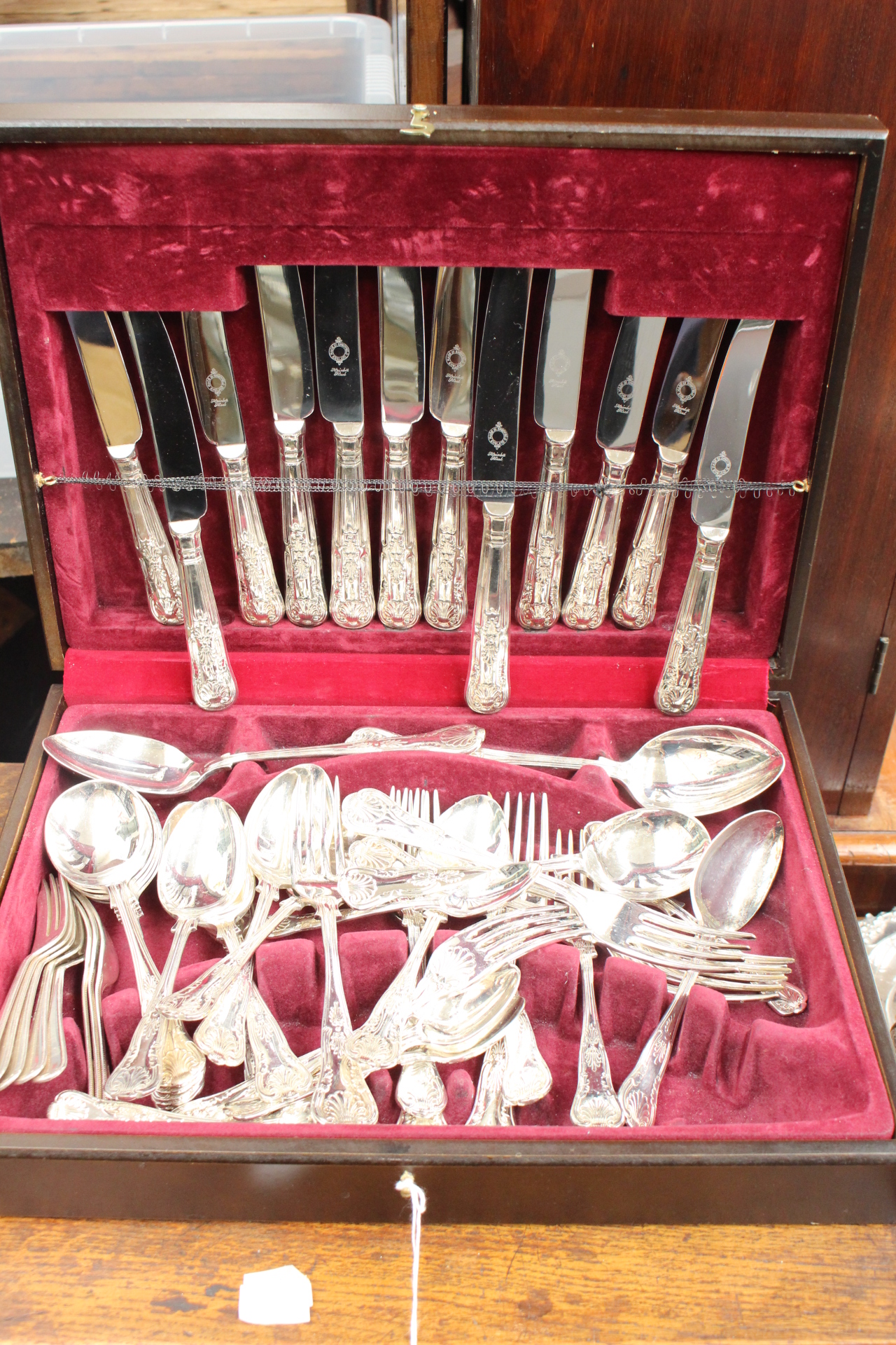 Kings pattern boxed canteen of cutlery