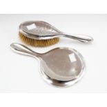 George V silver brush set, comprising of mirror and matching brush,