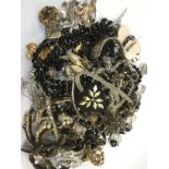 Costume jewellery, vintage to include brooches, necklaces,