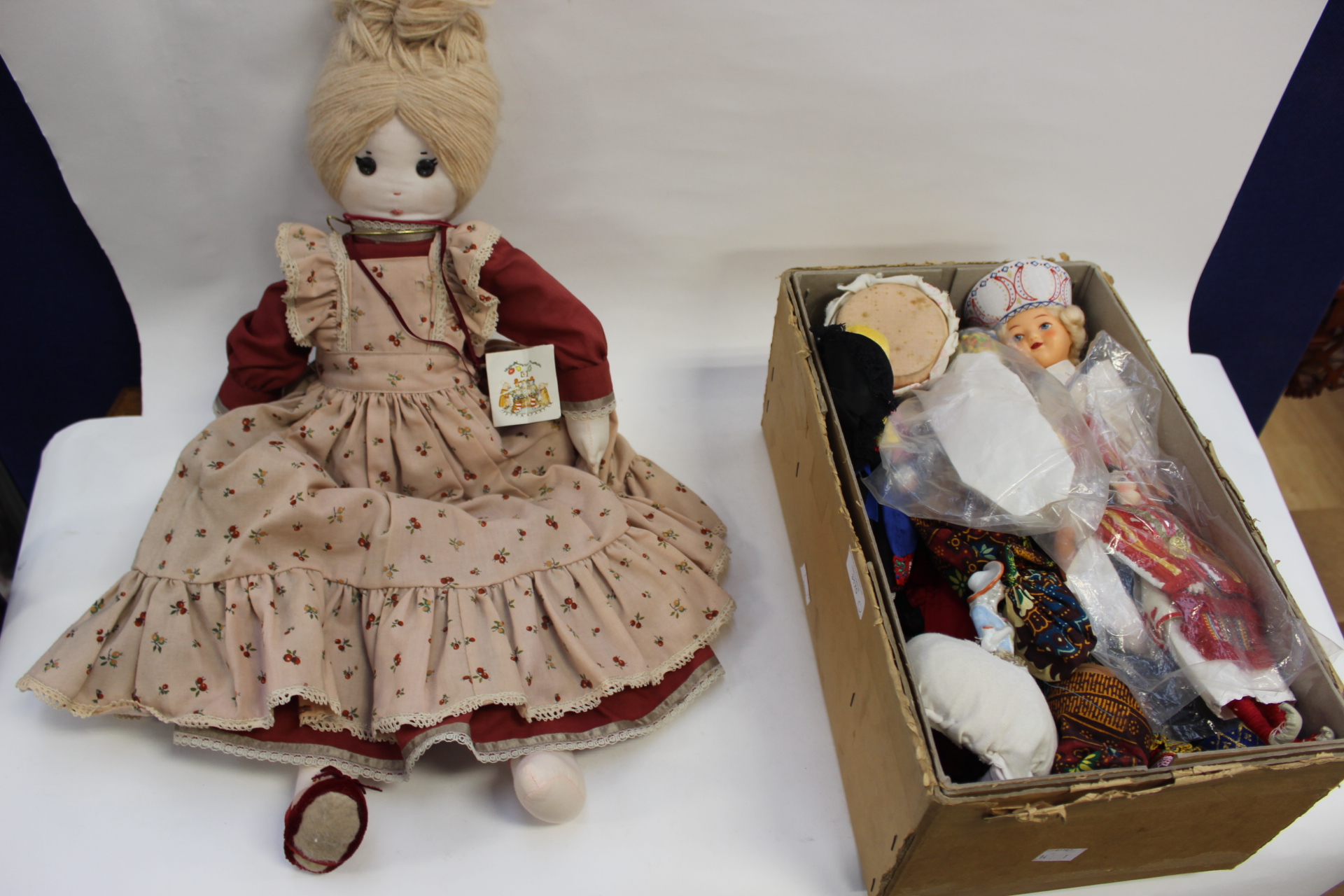 Collection of mid 20th Century dolls - Image 2 of 2