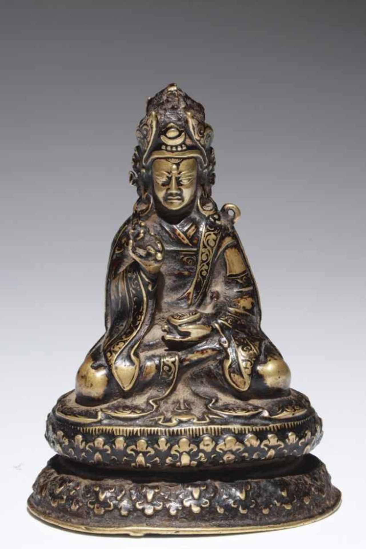PADMASAMBHAVA bronze, Bhutan, 18th century, H: 13 cm / W: 9 cm / D: 7 cm