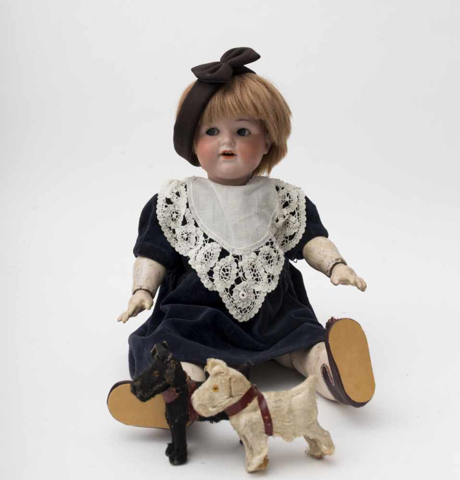 German character baby doll Made of biscuit, open mouth, branded “ARMAND MARSEILLE 990 – A 5 M”,