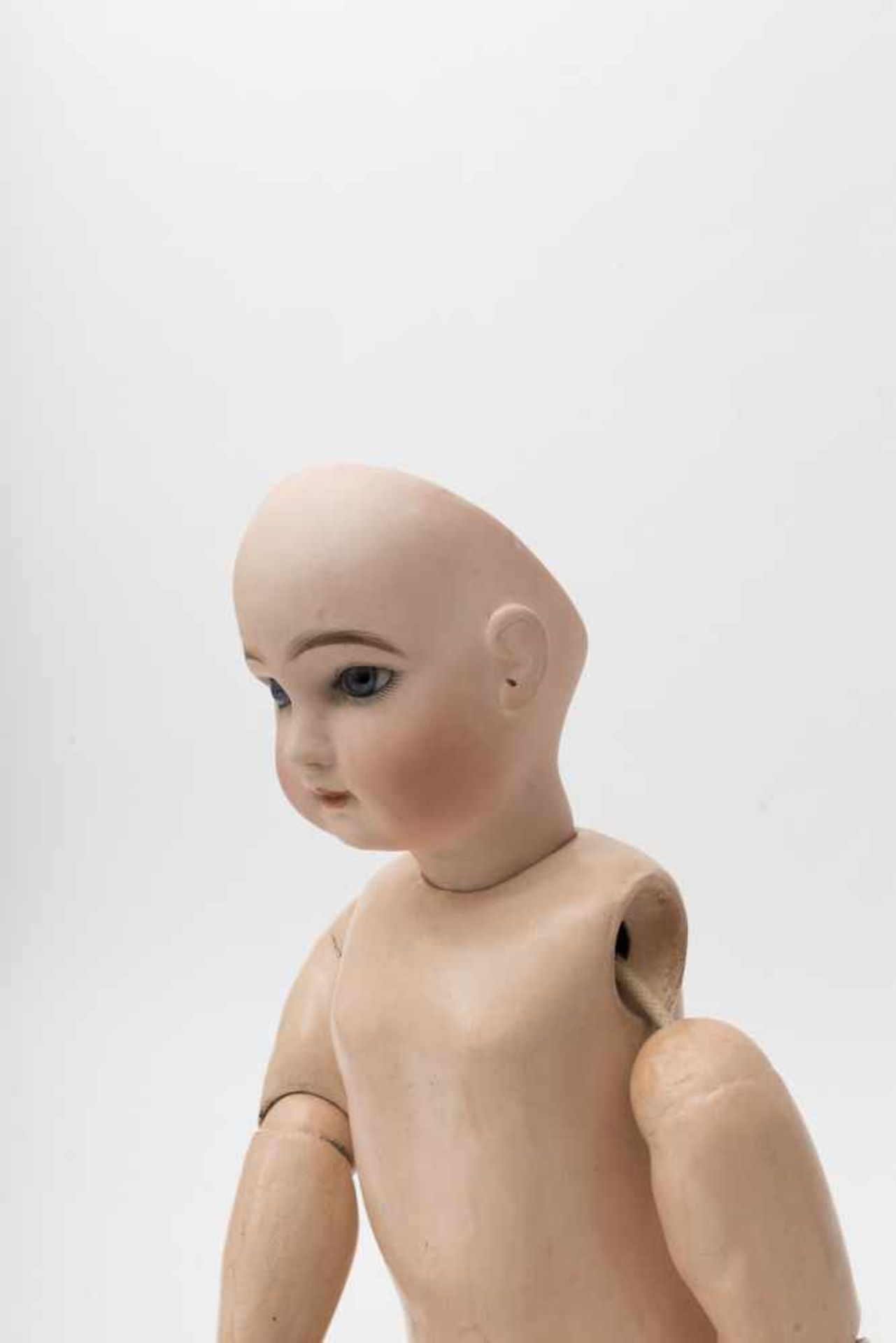 JUMEAU baby doll With cast biscuit head, closed mouth, branded “DEPOSE TETE JUMEAU Bvté SGDG 12”, - Bild 2 aus 4