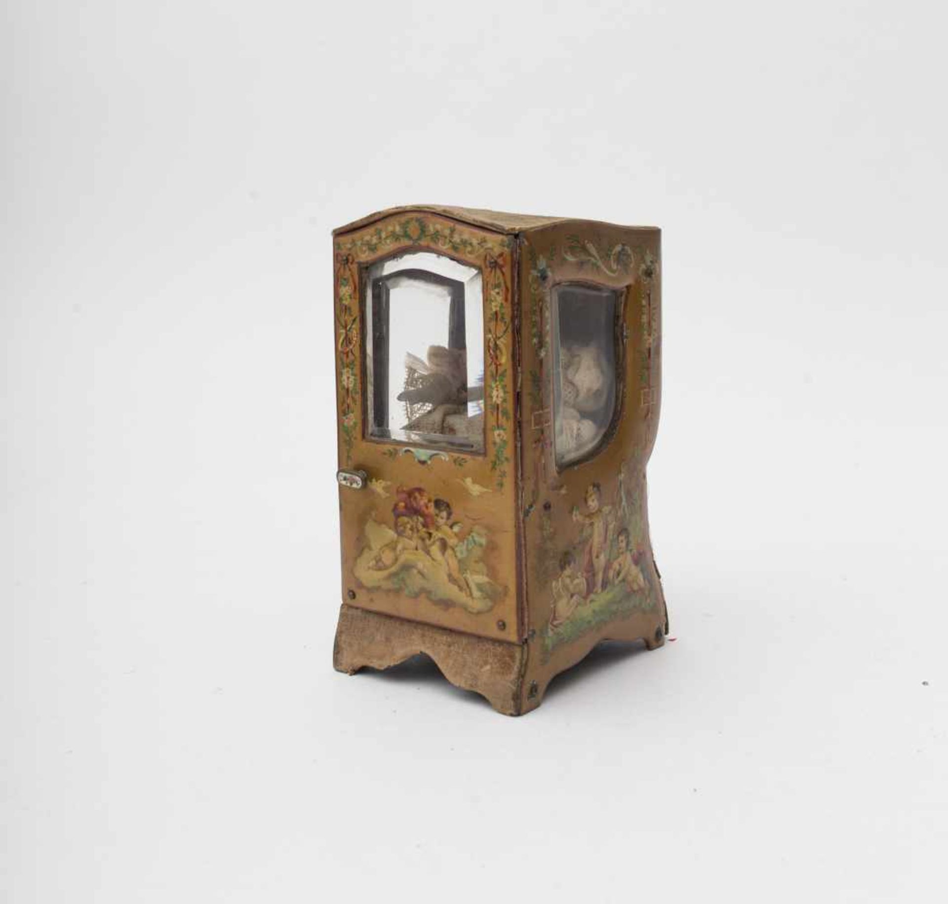 Small sedan chair Made of metal, Martin bevelled and lacquered windows, with biscuit and fabric