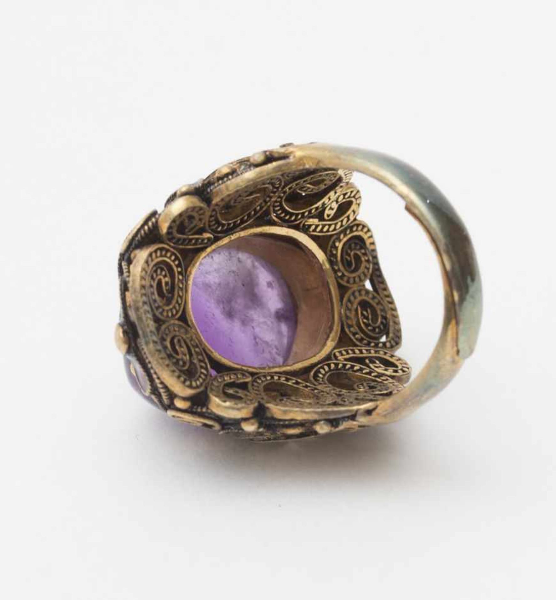 Ring set with an amethyst - China, 20th century Gilded silver filigree decorated with blue and - Bild 2 aus 2