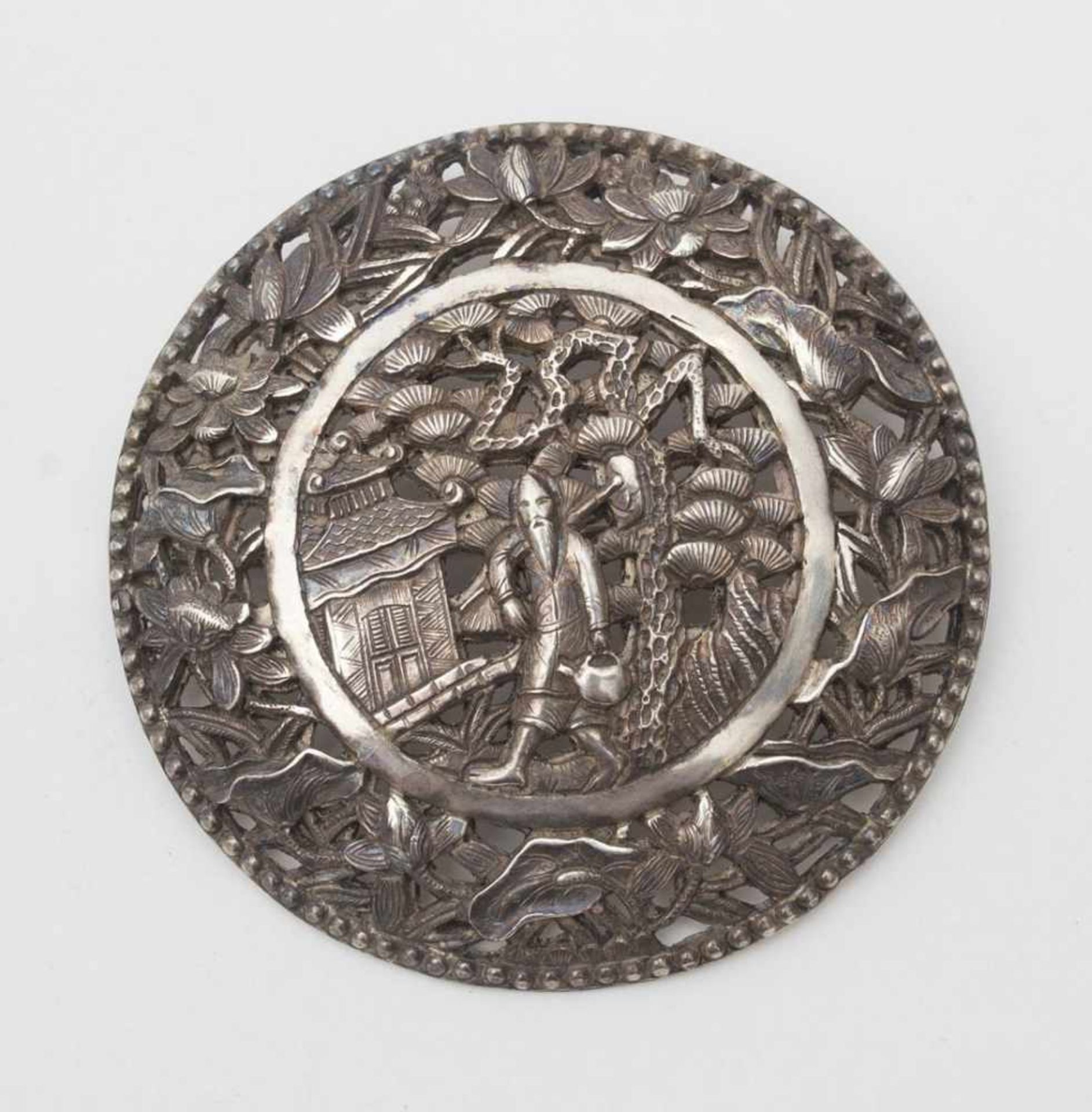 Brooch-pendant - China, early 20th century Silver, circular-shaped, openwork depicting a landscape