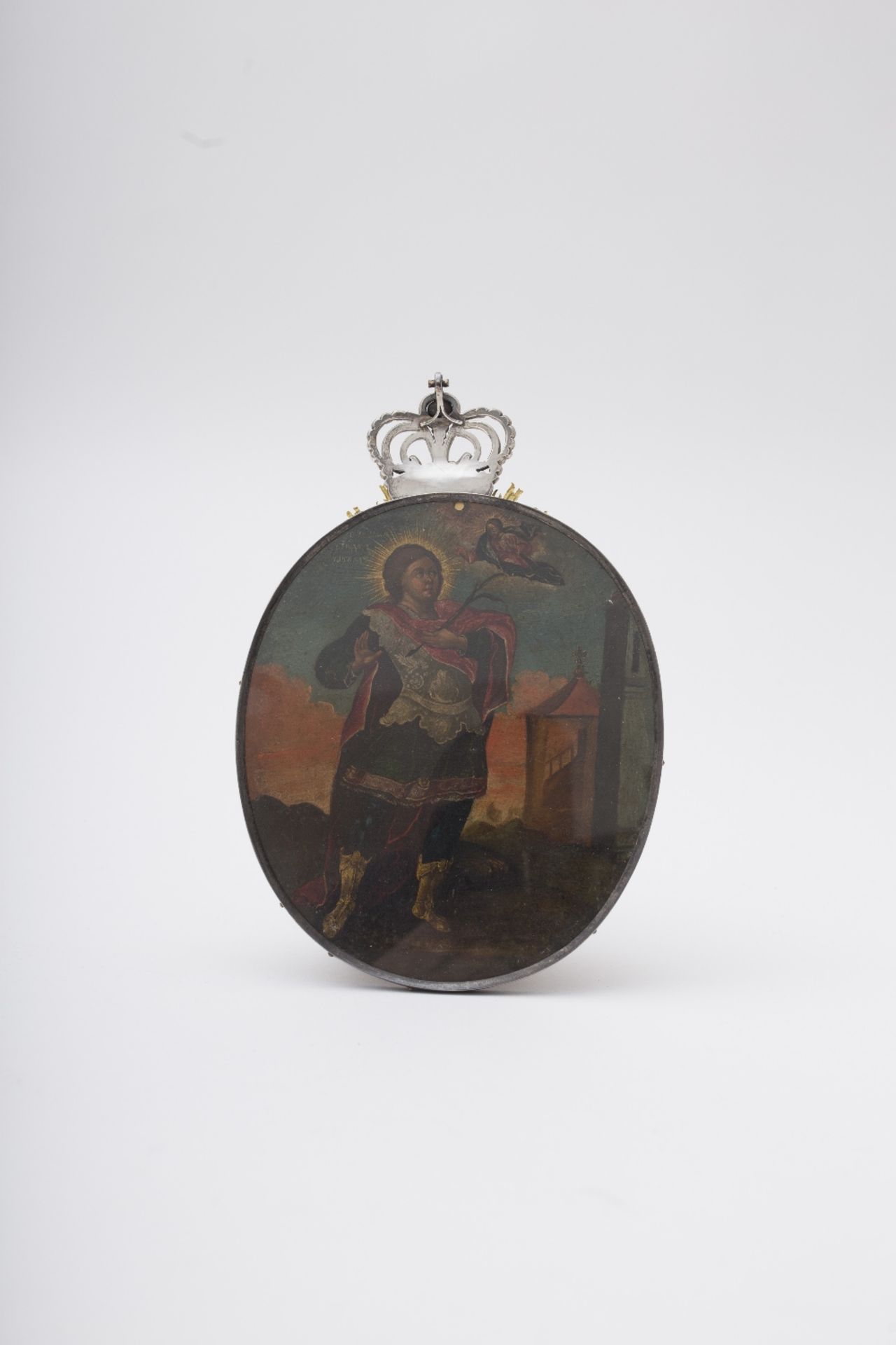 Russia Double-sided icon Oval-shaped with hanging loop. The front is adorned with a gilded silver - Image 2 of 2