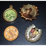 Small Mixed Lot Comprising 3 Brooches And A Pendant