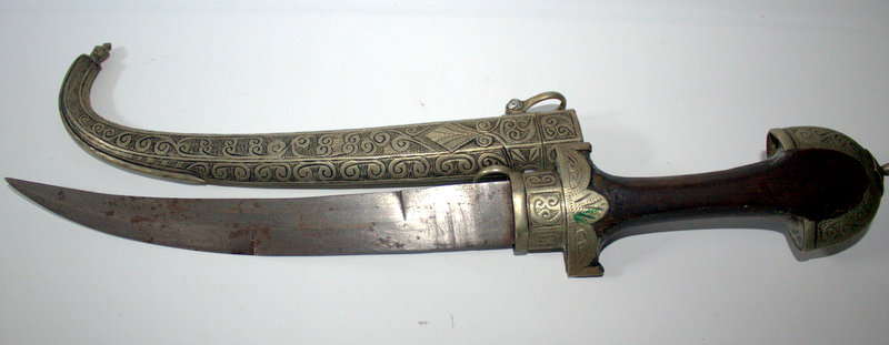 Middle Eastern Low Grade Silvered Metal Dagger And Scabbard, With Wooden Handle. - Image 6 of 6