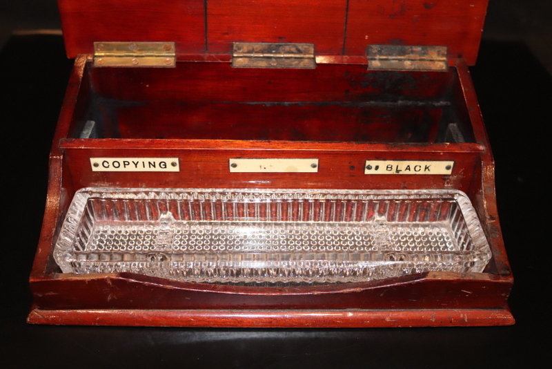 Early 20thC Mahogany Desk Tidy With Glass Pen Tray And Hinged - Image 2 of 2