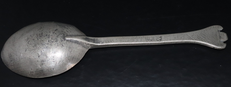Set Of Three Pewter Trefid Spoons, All With Touch Marks, Length 7 Inches. c1700 - Image 4 of 5