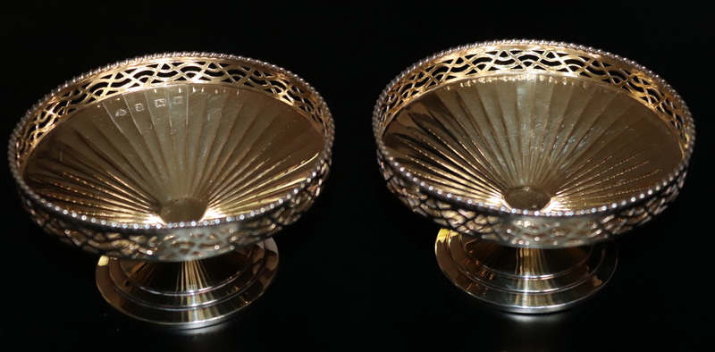 Pair Of Silver Gilt Art Deco Bonbon Dishes With Pierced Gallery, Of faceted Form, Fully Hallmarked - Image 2 of 5