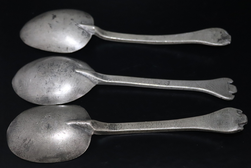 Set Of Three Pewter Trefid Spoons, All With Touch Marks, Length 7 Inches. c1700 - Image 2 of 5