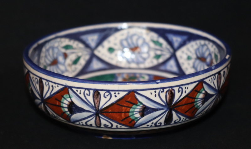 Early 20thC Italian Faience Bowl With Central Painted Portrait - Image 2 of 3