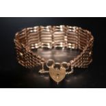 9ct Gold Gate Bracelet with Attached 9ct Gold Heart Shaped