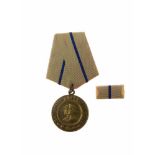 DEFENCE OF SEVASTOPOL SOVIET MEDAL This medal is a 1940s issue, Type 1, with separate soldered