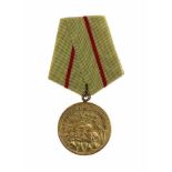 SOVIET WWII MEDAL FOR THE DEFENCE OF STALINGRAD The Medal for the Defense of Stalingrad was a