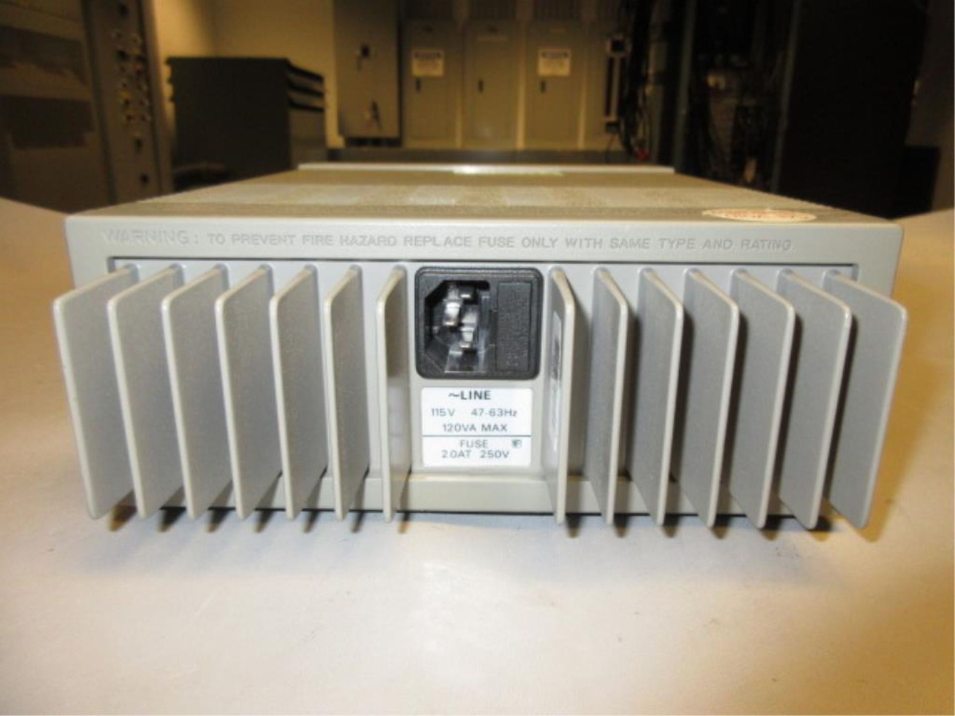 Hewlett Packard E3611A DC Power Supply. DC Power Supply, 0-20v, 0-1.5a/0-35v, 0-0.85a, 115v. SN# - Image 3 of 3
