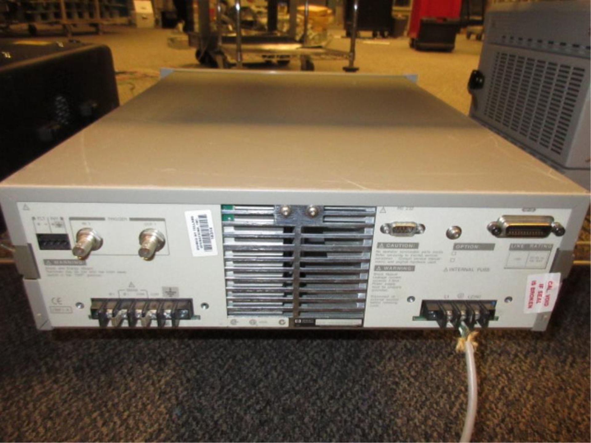 Hewlett Packard 6811B AC Power Source/Analyzer. AC Power Source/Analyzer, 300Vrms, 375VA, 120v. - Image 3 of 3