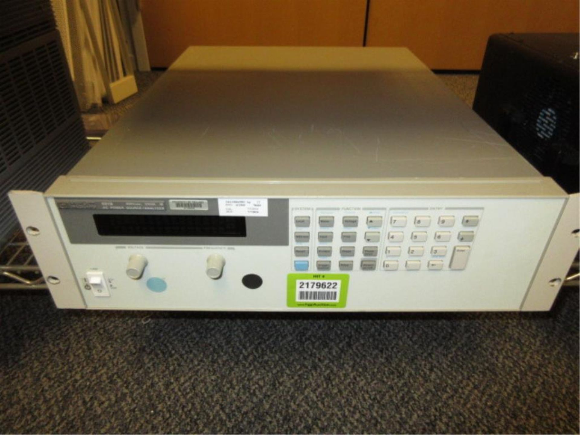 Hewlett Packard 6811B AC Power Source/Analyzer. AC Power Source/Analyzer, 300Vrms, 375VA, 120v.