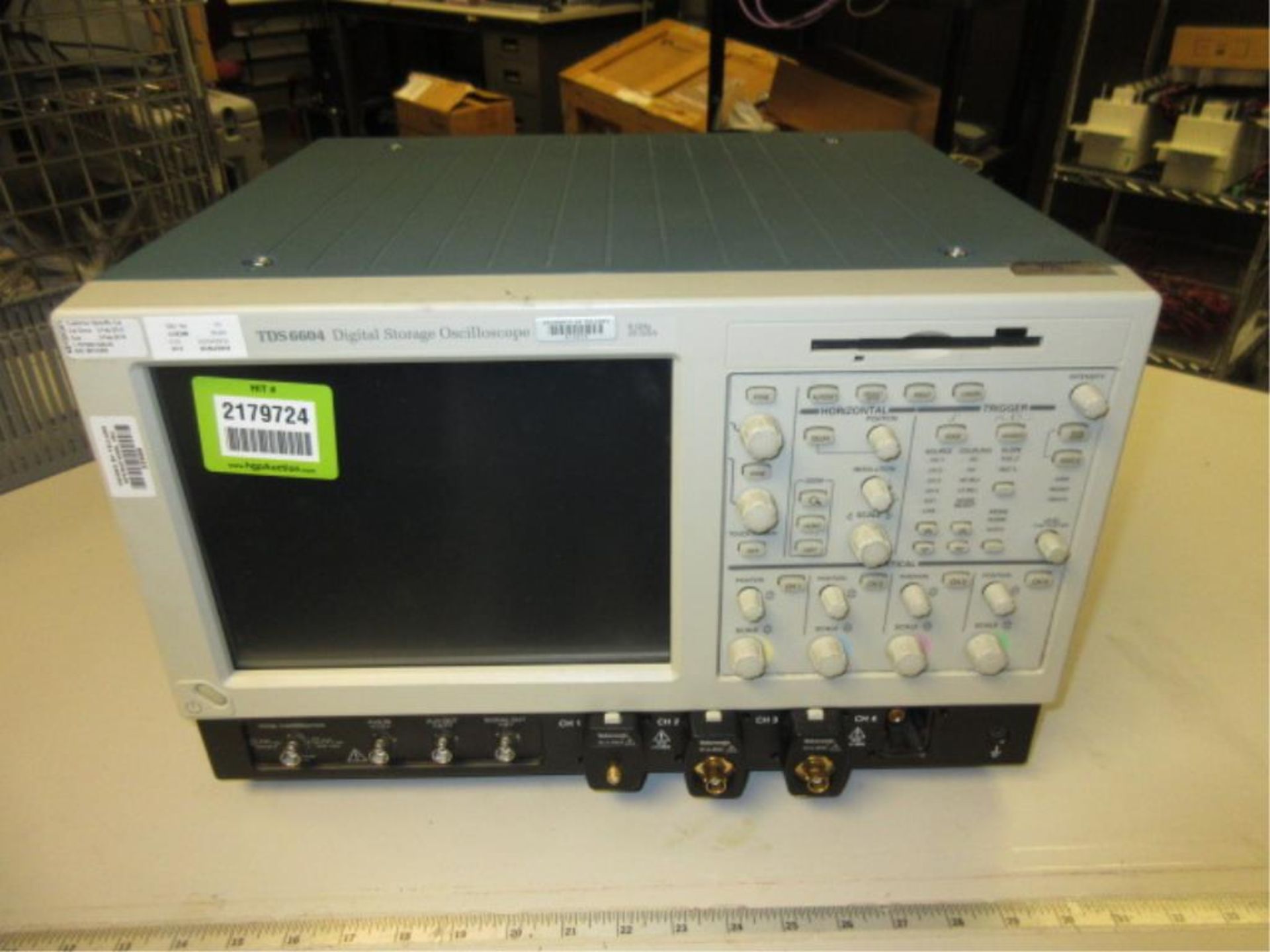 Tektronix TDS 6604 Digital Oscilloscope (for parts or repair). Digital Storage Oscilloscope, noted