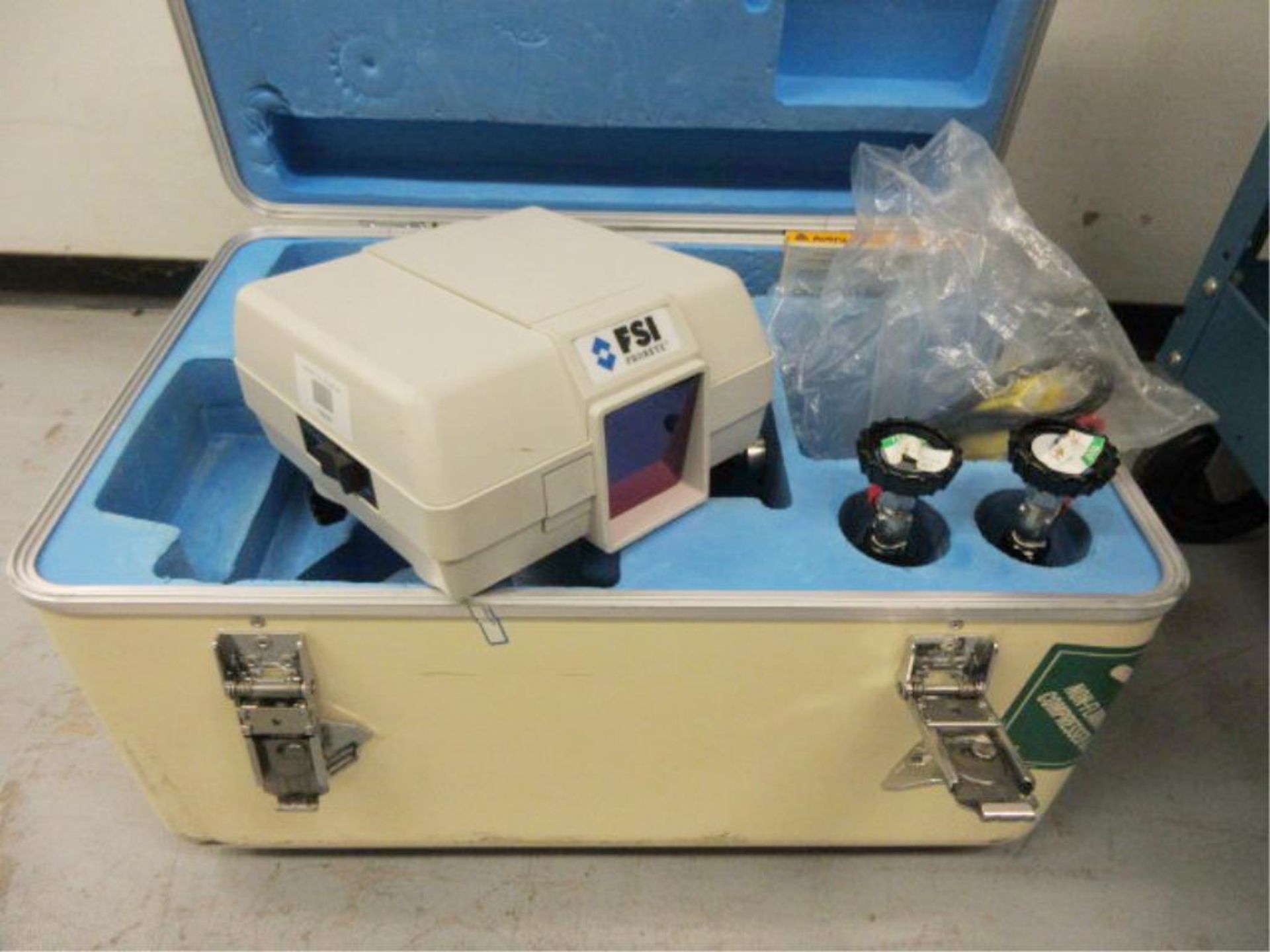 FLIR Systems Inc. Probeye Thermal Video Unit. Probeye Thermal Video Unit with Case & (4) Argon gas