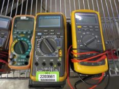 Volt Meters. Lot: (4) Extech, (2) Multi Pro 530, (2) 285 True RMS, (1) IP67 & (1) Fluke 87. Hit #