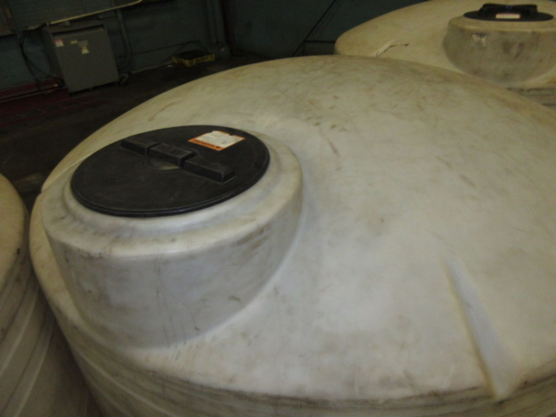 Poly Storage Tank. Poly Storage Tank, 1500 gallon capacity, 8' dia. HIT# 2179856. Loc: warehouse. - Image 2 of 2