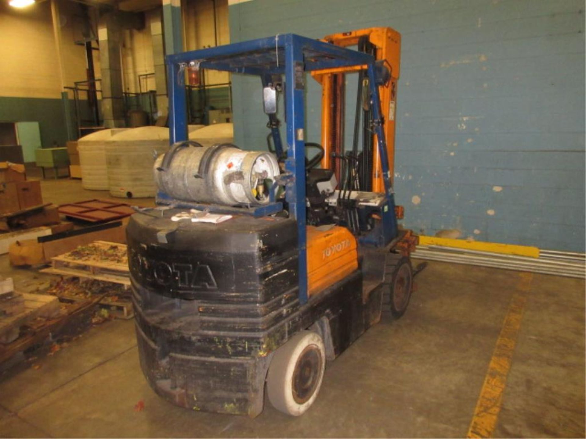 Forklift Truck. Toyota 5FGC30 Forklift Truck, 6000 lbs. capacity, LP gas, three stage mast, 42" - Image 3 of 6