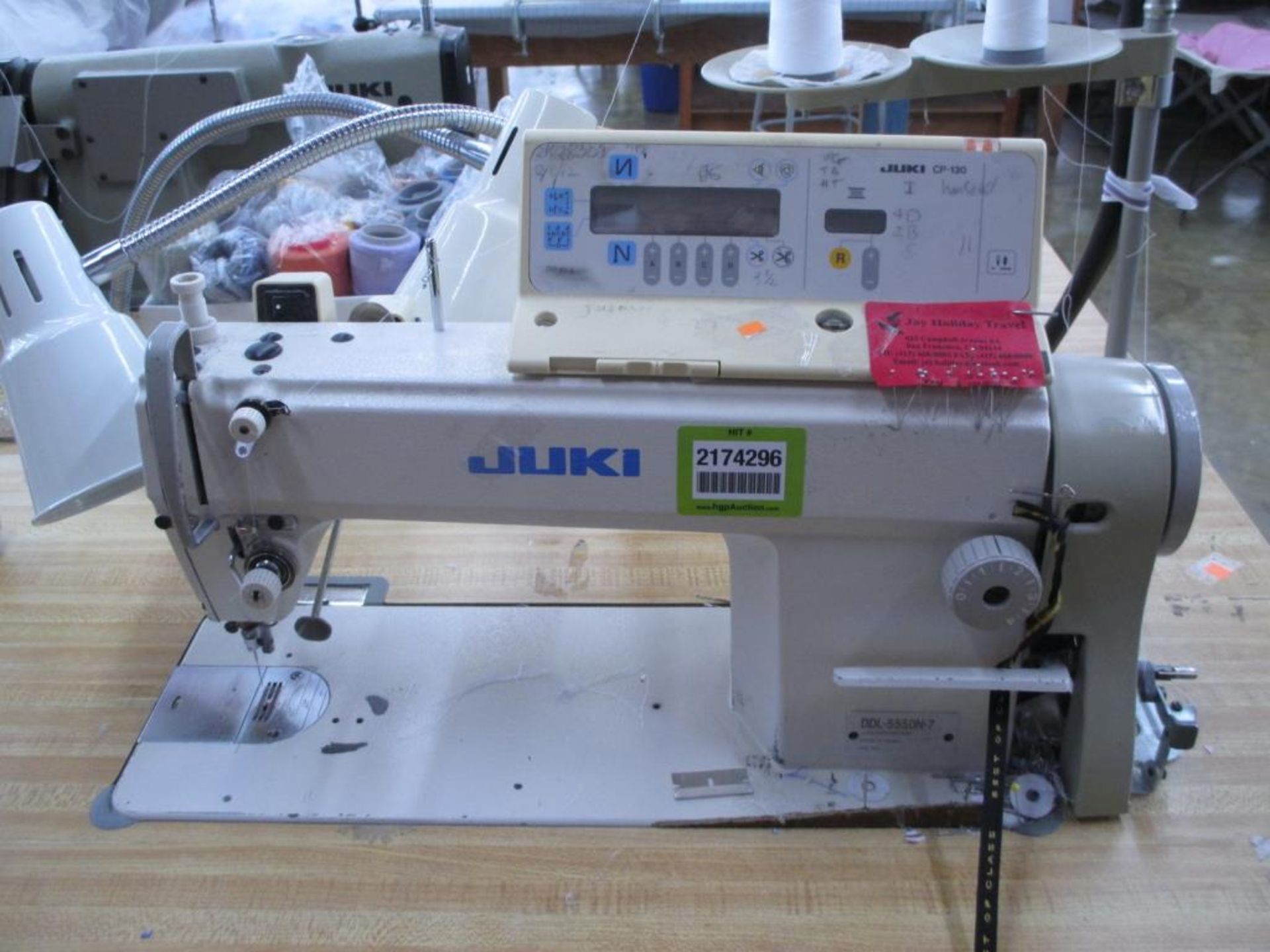 Lockstitch Reverse Industrial Sewing Machine. Juki DDL-5550N-7 1-Needle Lockstitch Reverse - Image 2 of 7