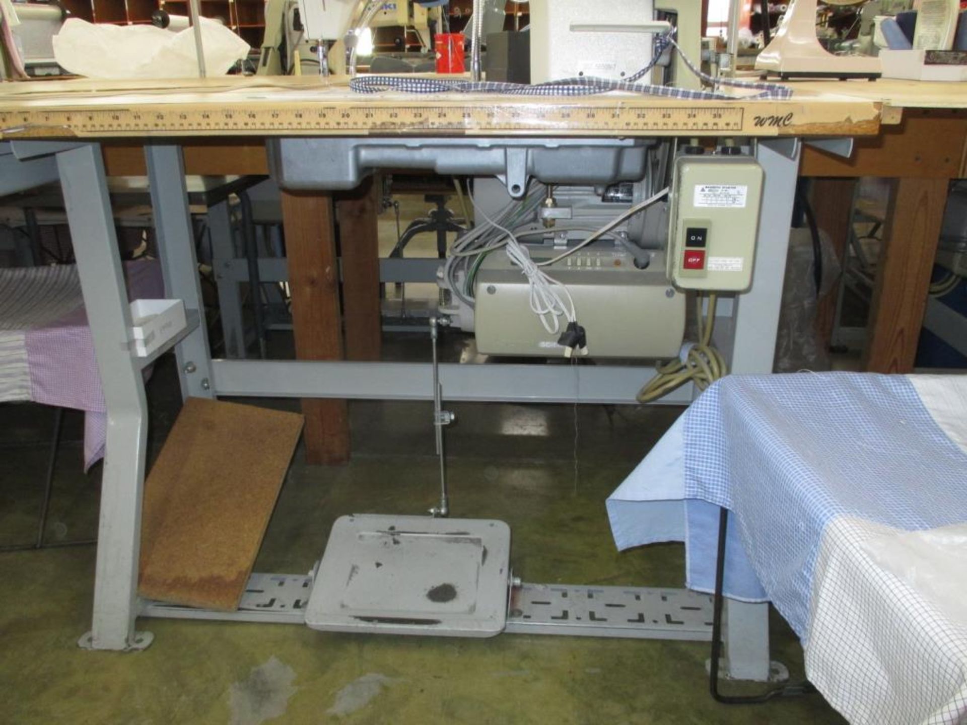 Lockstitch Reverse Industrial Sewing Machine. Juki DDL-5550N-7 1-Needle Lockstitch Reverse - Image 4 of 6
