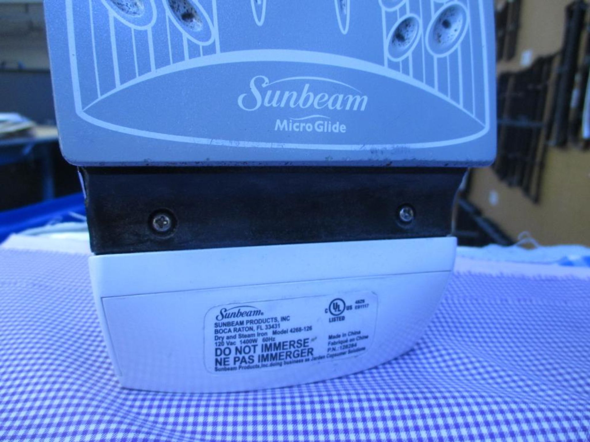 Steam Irons. Sunbeam Lot: Qty (3) Sunbeam Steam Irons, consisting of (1) MicroGlide, (2) Turbo Steam - Image 3 of 5