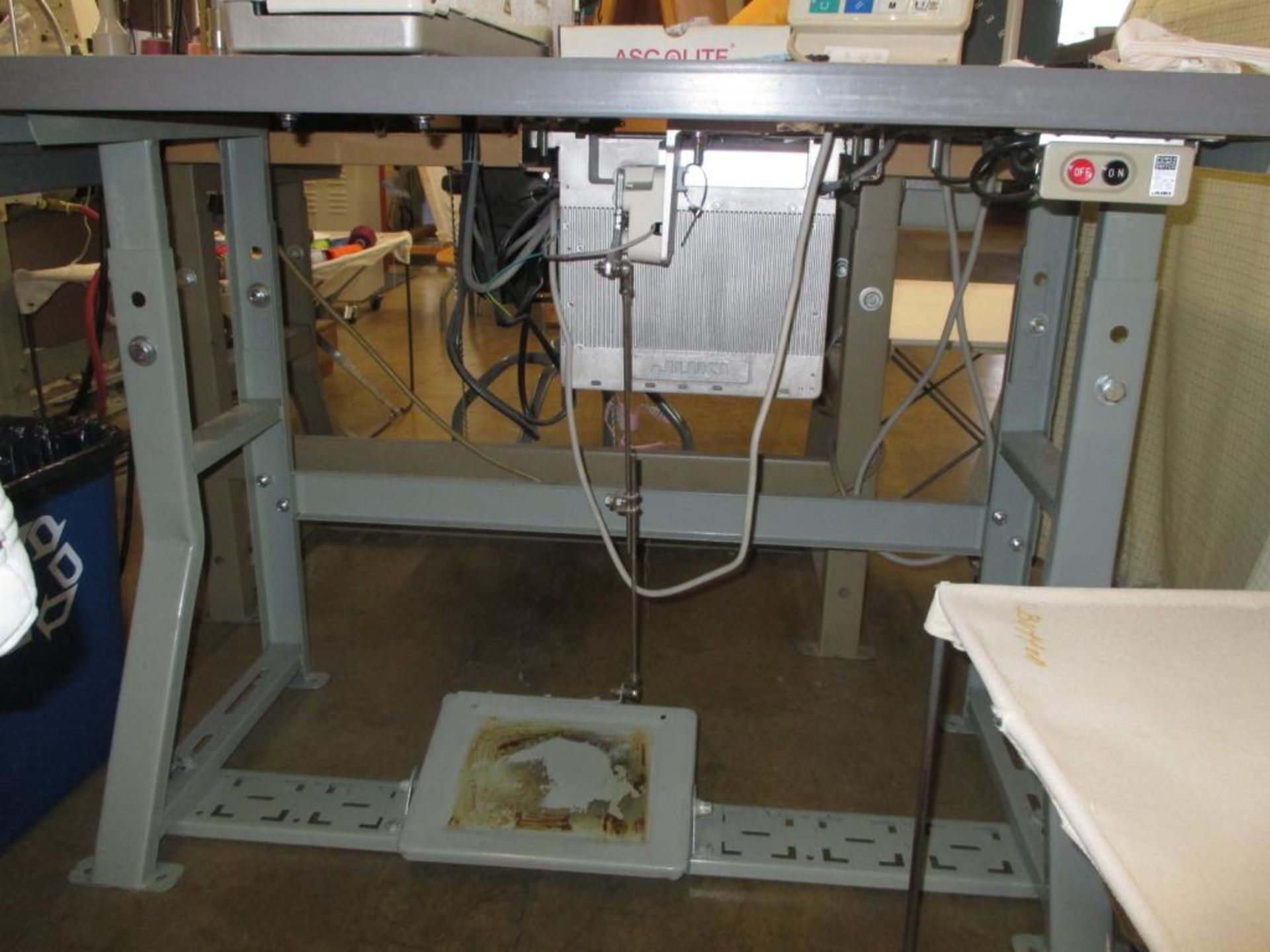 Lockstitch Buttonholing Machine. Juki LBH-1790A Computer-controlled, High-speed, Lockstitch - Image 6 of 6