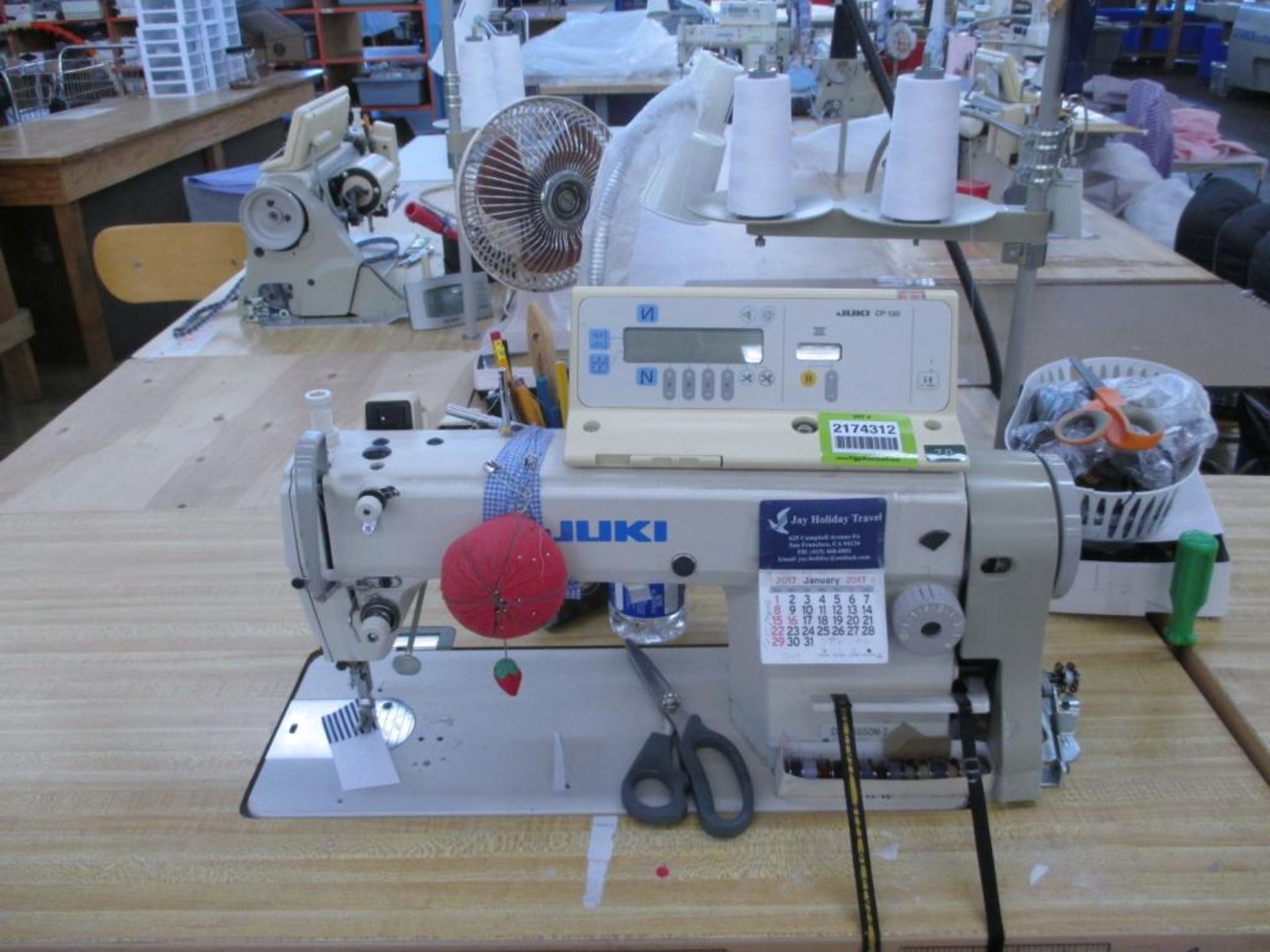 Lockstitch Reverse Industrial Sewing Machine. Juki DDL-5550N-7 1-Needle Lockstitch Reverse - Image 2 of 7