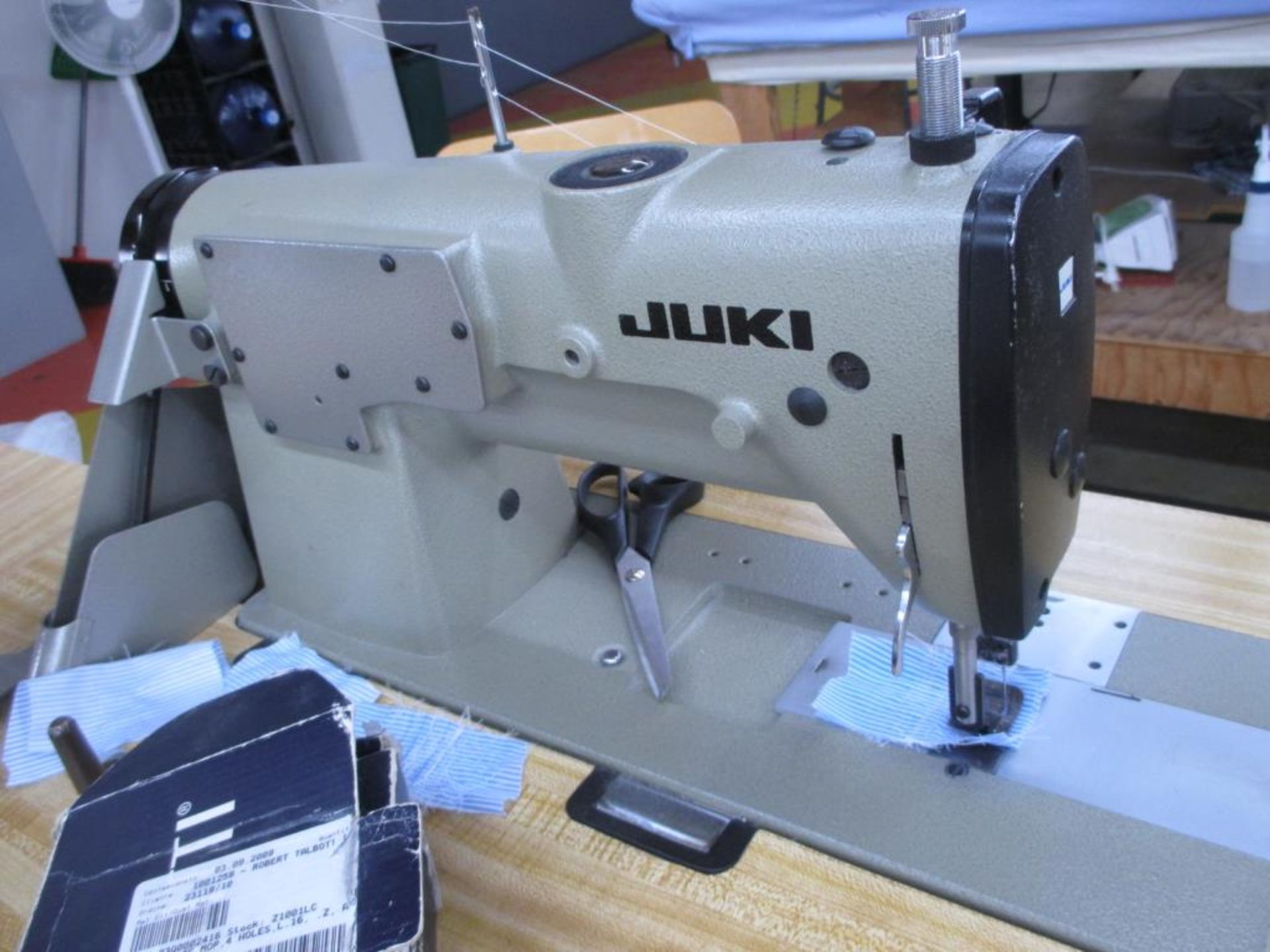 Double Needle Sewing Machine. Juki LH-515 Double Needle Sewing Machine, Motor, Pedal and Table. HIT# - Image 4 of 5