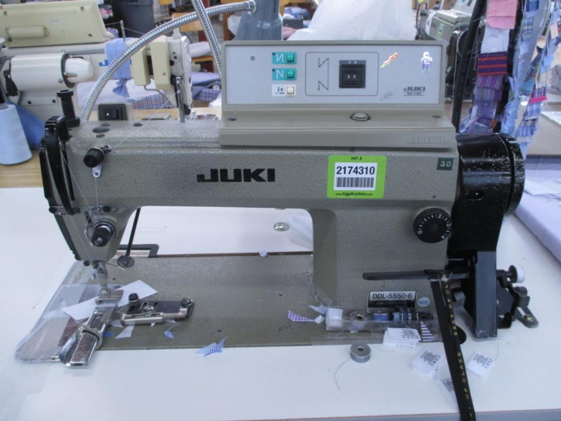 Lockstitch Reverse Industrial Sewing Machine. Juki DDL-5550-6 1-needle Lock Stitch Reverse - Image 2 of 5