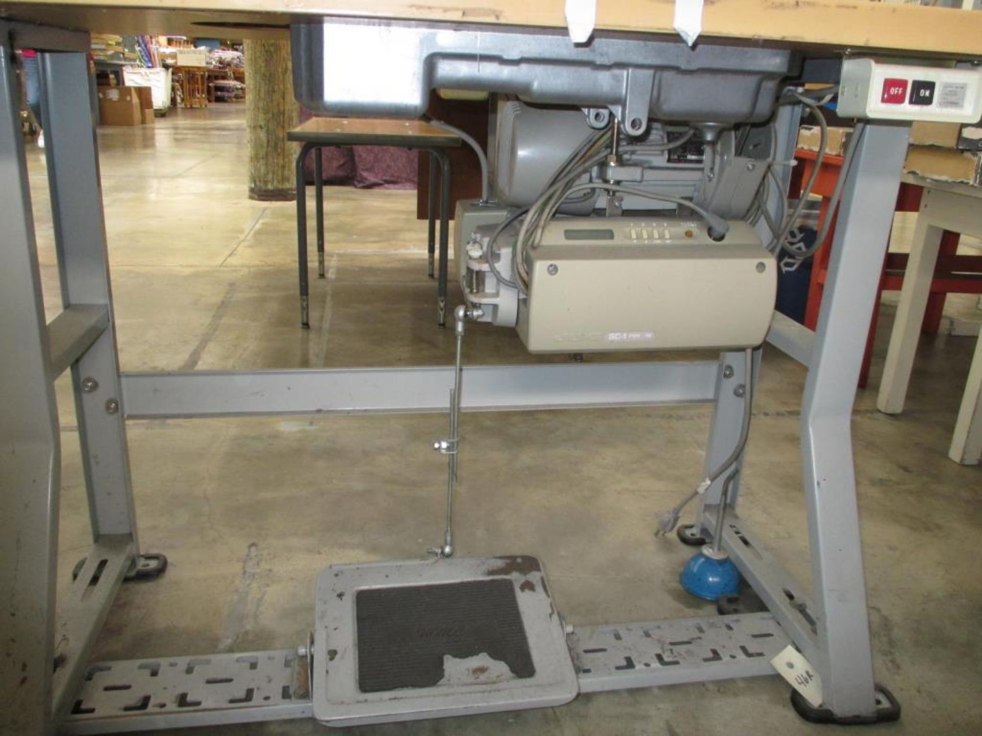 Lockstitch Reverse Industrial Sewing Machine. Juki DDL-5550N-7 1-Needle Lockstitch Reverse - Image 7 of 9