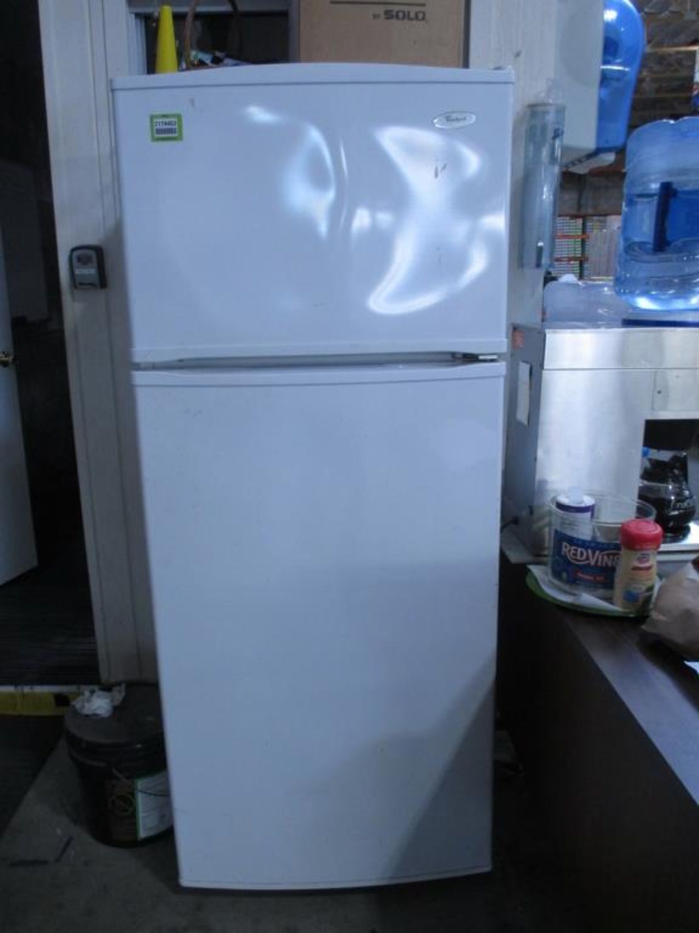 Whirlpool ER8AHKXRQ01 White Top Freezer Refrigerator. SN# VSU1638852. HIT# 2174453. Warehouse. Asset