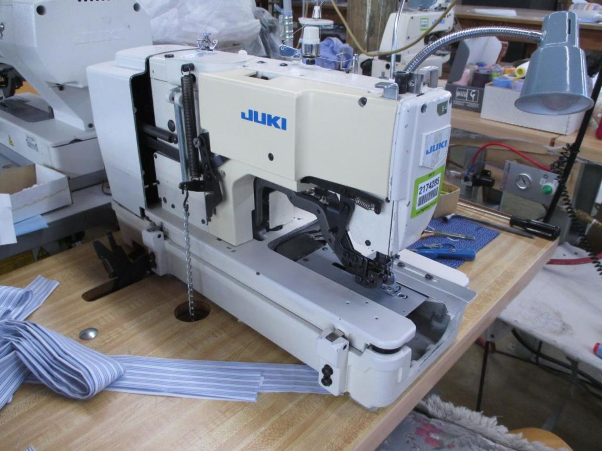 Lockstitch Buttonholing Machine. Juki LBH-783 Single Needle Lockstitch Buttonholing Industrial - Image 3 of 5